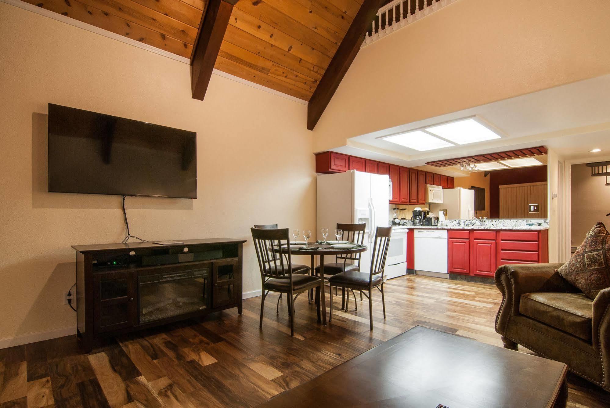 אינקליין וילג' North Lake Lodges & Villas מראה חיצוני תמונה